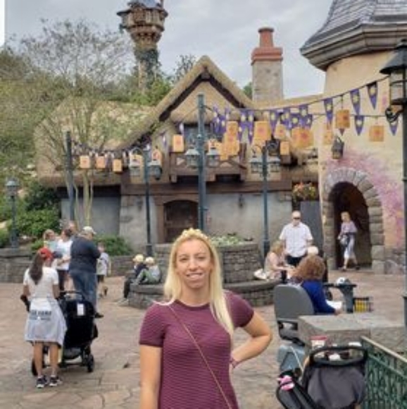 Meet your Posher, Brittany - Picture 4 of 4